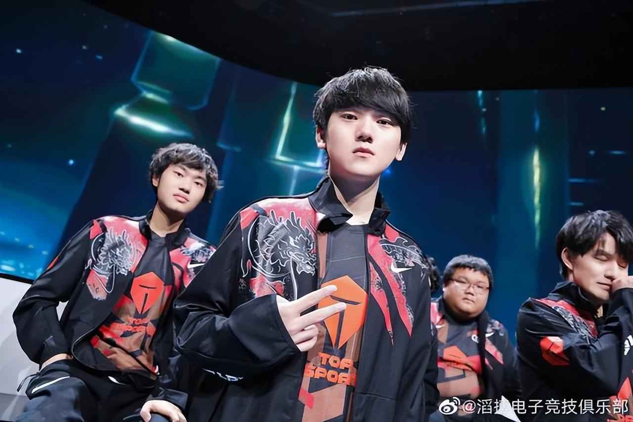 则更看重年 则更看重年