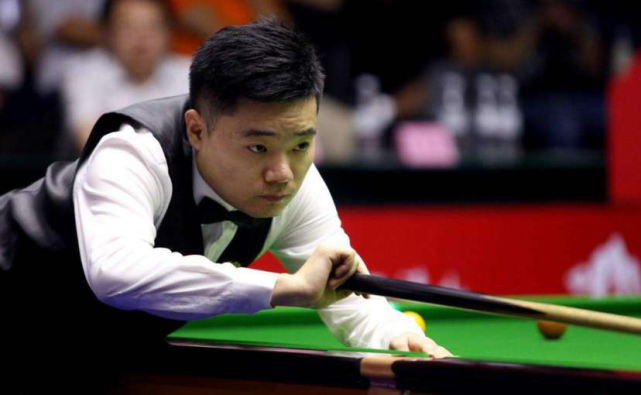 他与团队反 他与团队反