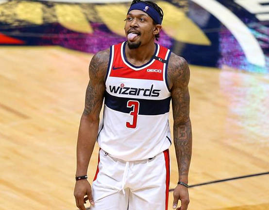 队中被频繁 队中被频繁