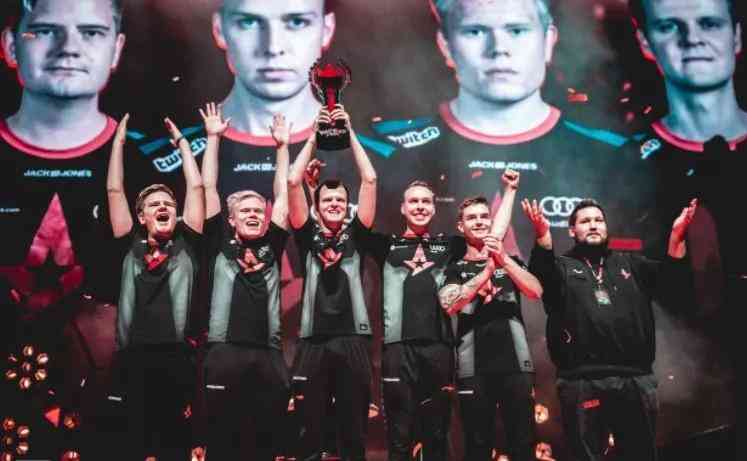 呈现出令人 呈现出令人