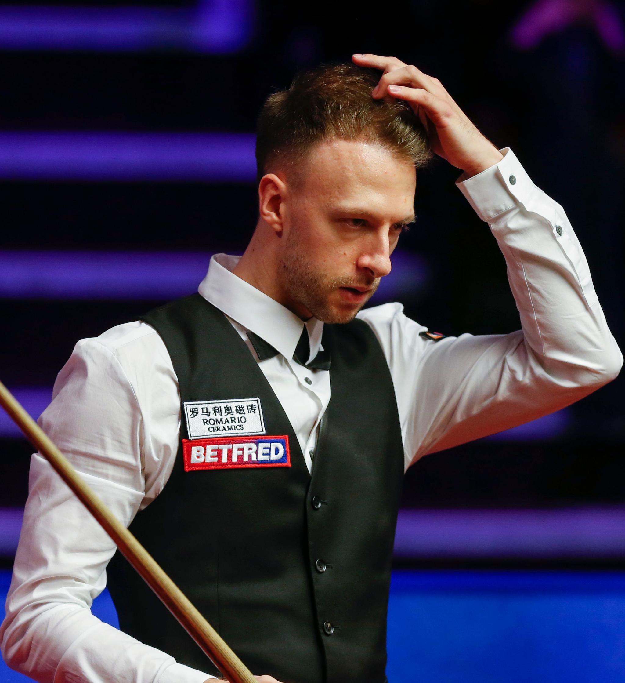 轻松闲聊的 轻松闲聊的